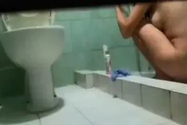 Dokumentasi Aliyah Cantik Live Bersantai Kasur