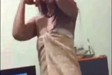 Dokumentasi Gadis Cantik Live Goyang Kasur Mandi