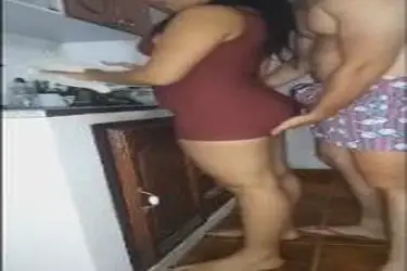 Gadis Cantik Pasrah Posisi Doggy Kasur Enak