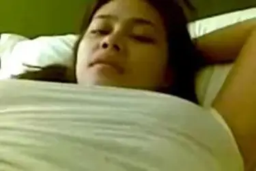 Gadis Semok Cantik Pasrah Servis Kasur Crot