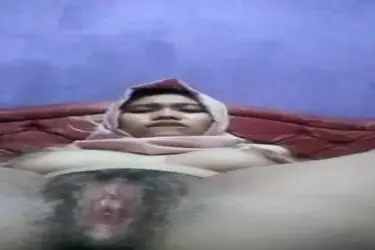 Ukhti Hijab Pink Cantik Pasrah Kasur Crot